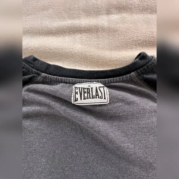 Everlast Cutoff Tee Bundle (3 Shirts, XL) – Black, Red & Gray - Picture 9 of 14